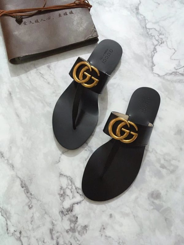 Leather thong sandal with Double G