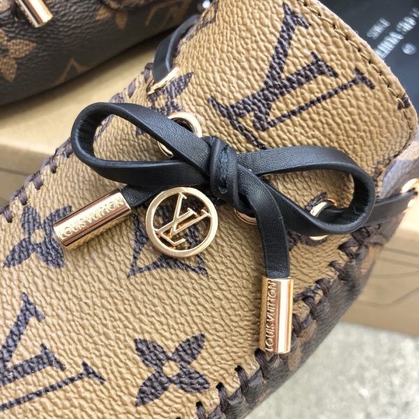 LV MONOGRAM