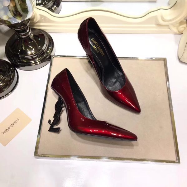 OPYUM PUMPS IN PATENT LEATHER