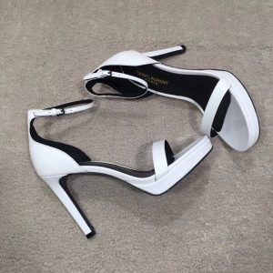 CASSANDRA FLAT SANDALS IN SMOOTH LEATHER