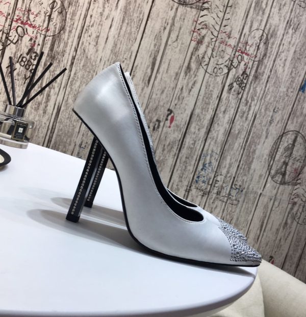 Diamond SLINGBACK PUMPS IN PATENT LEATHER