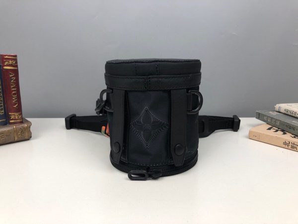 LV CIRCLE BAG