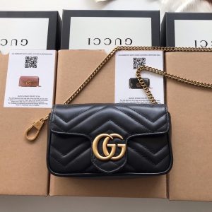 GG Marmont matelassé leather super mini bag