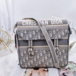 DR Crossbody