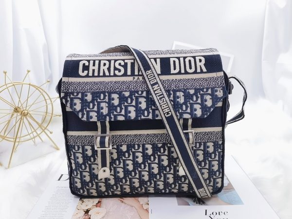 DR Crossbody