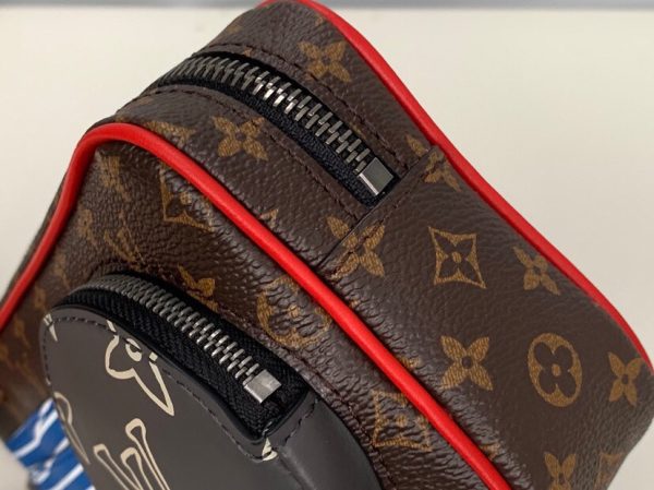 LV POCHETTE VOLGA