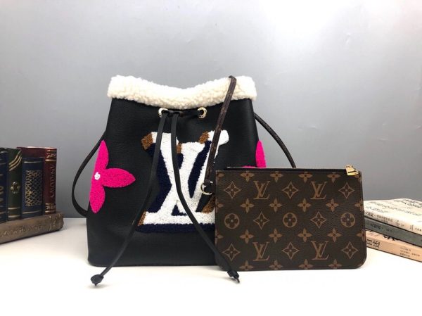 LV TOTE