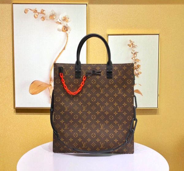 LV Sac Plat Monogram Solar Ray Canvas