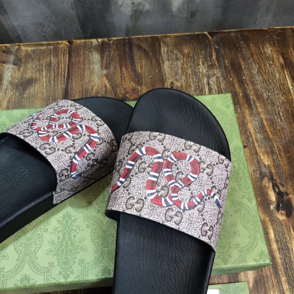 GG SLIPPERS 11