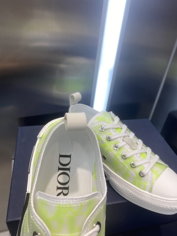 Dr SNEAKERS 6