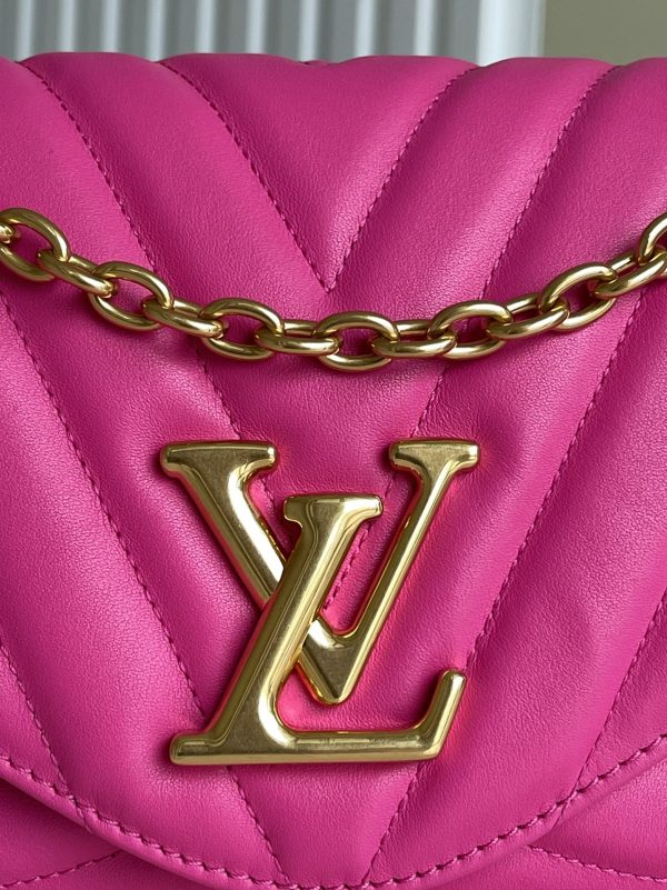 LV NEW WAVE CHAIN BAG