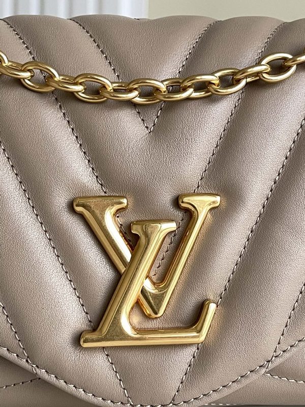 LV NEW WAVE CHAIN BAG