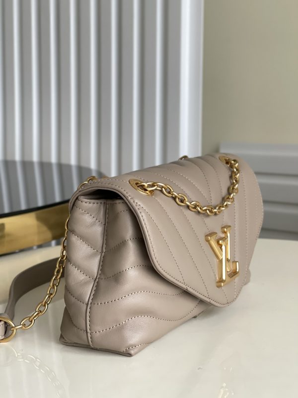 LV NEW WAVE CHAIN BAG