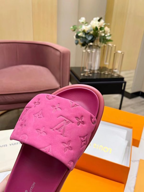 LV Slippers in Pink