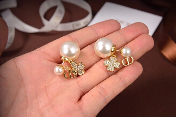 Best Quality Earring DR 058