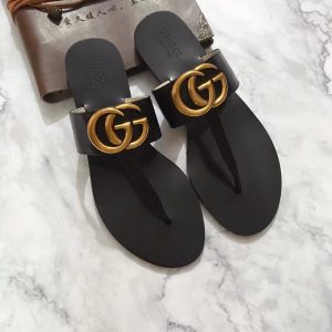 Leather thong sandal with Double G