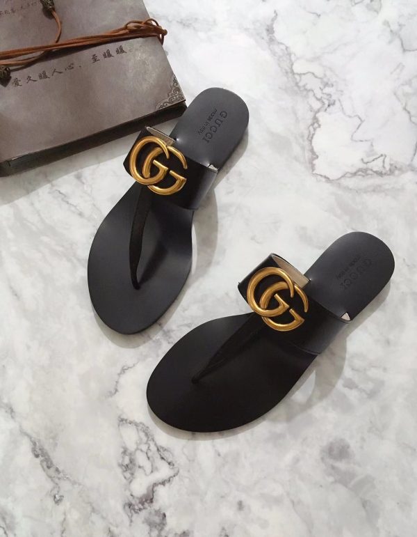 Leather thong sandal with Double G