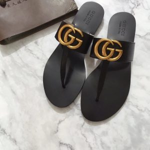 Leather thong sandal with Double G