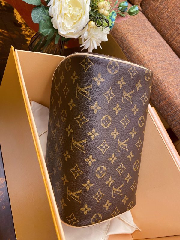 LV King Size Toiletry Bag