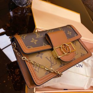 DAUPHINE CHAIN WALLET