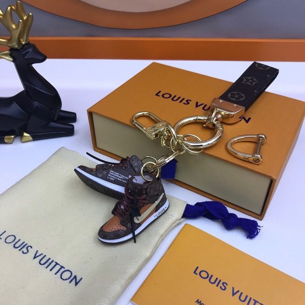 Best Quality Keychains LV 009