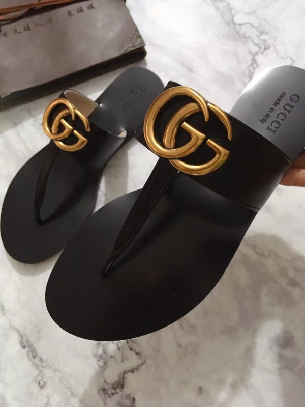 Leather thong sandal with Double G