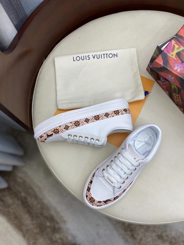 LV FLAT BOTTOM SHOES