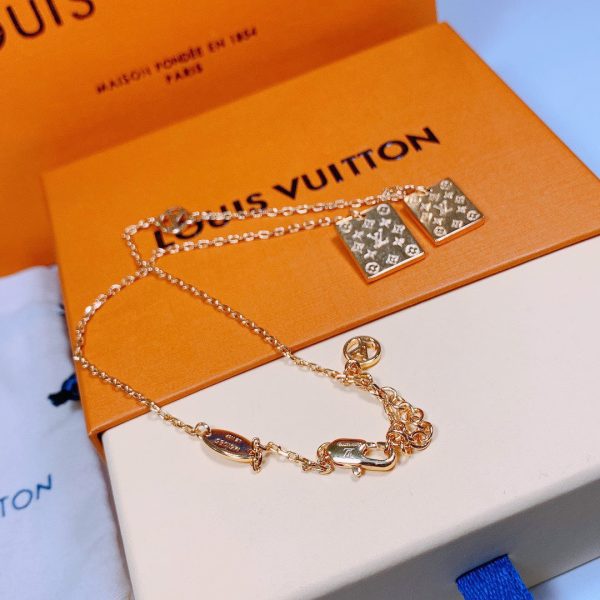 Best Quality Necklace LV 018