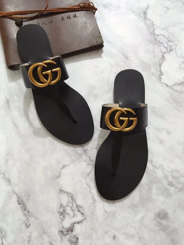 Leather thong sandal with Double G