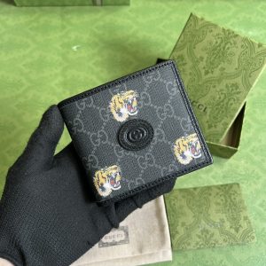 Wallet with Interlocking G