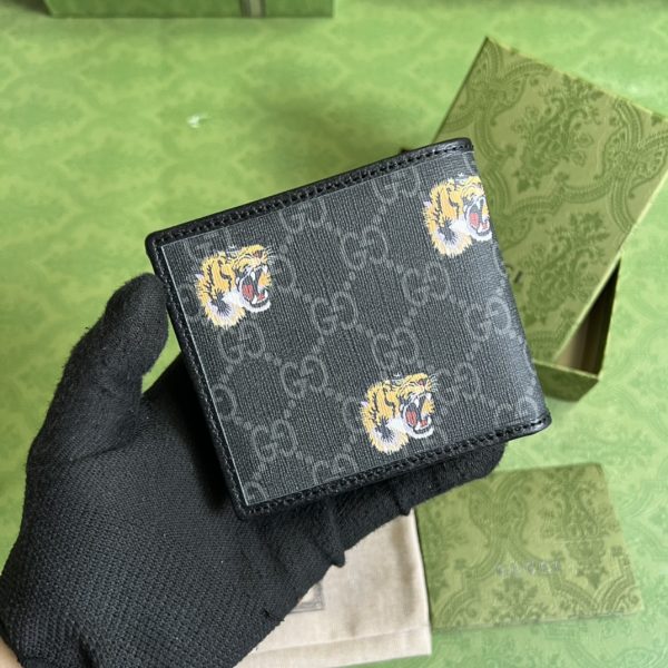 Wallet with Interlocking G