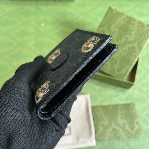 Wallet with Interlocking G