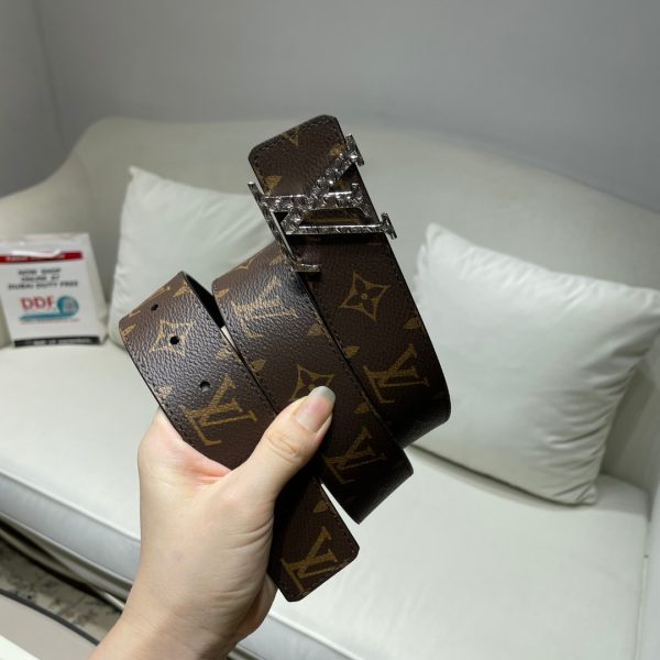 LV MONOGRAM