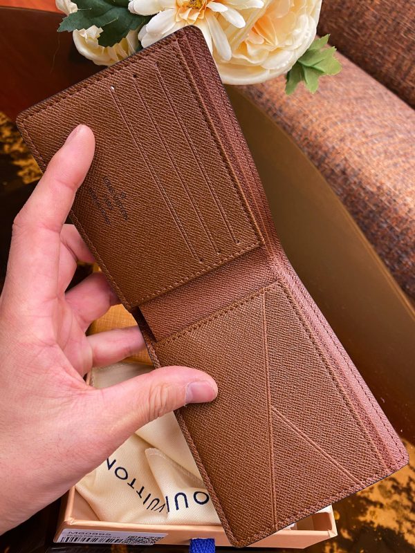 MULTIPLE WALLET