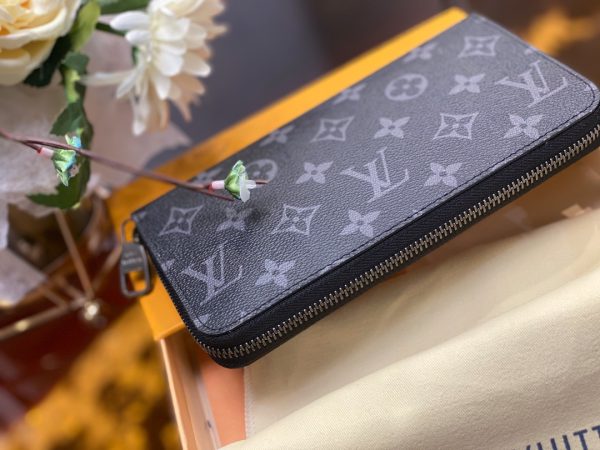 LV Monogram WALLET