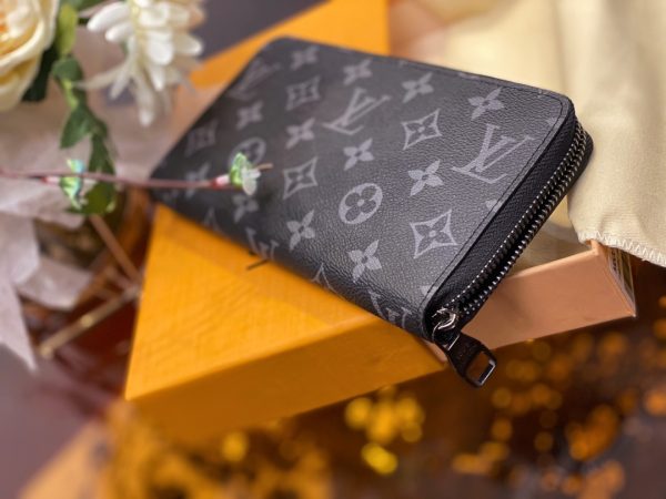 LV Monogram WALLET