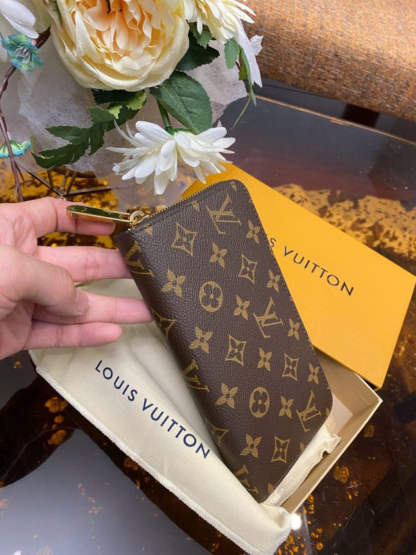 LV Monogram WALLET