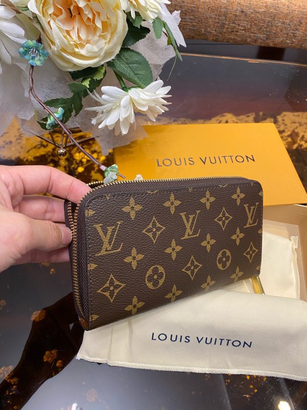 LV Monogram WALLET