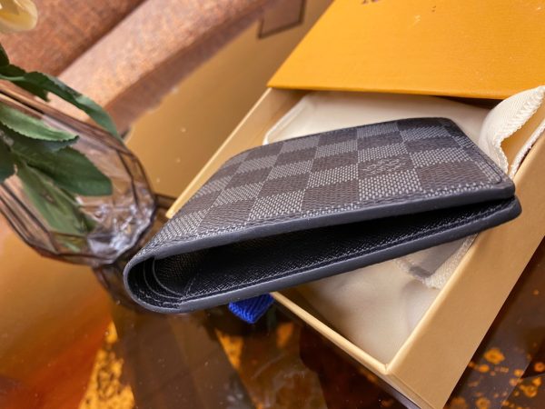 MULTIPLE WALLET