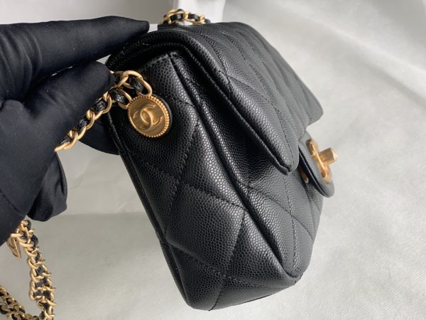 MINI CLASSIC FLAP BAG