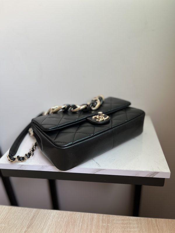 SMALL CLASSIC FLAP BAG