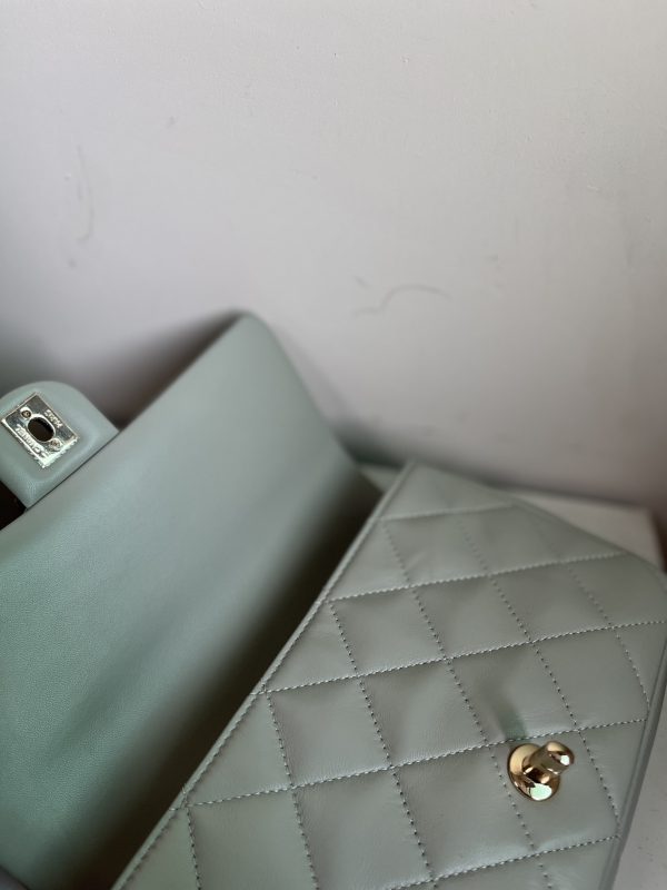 SMALL CLASSIC FLAP BAG