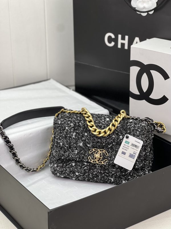 CN 19 HANDBAG