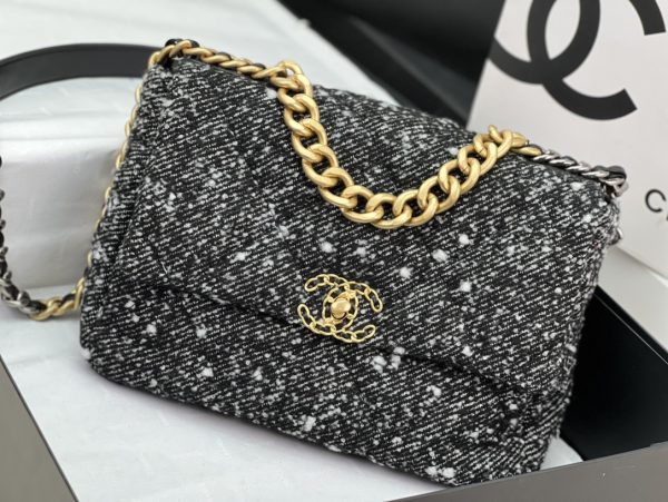 CN 19 LARGE HANDBAG