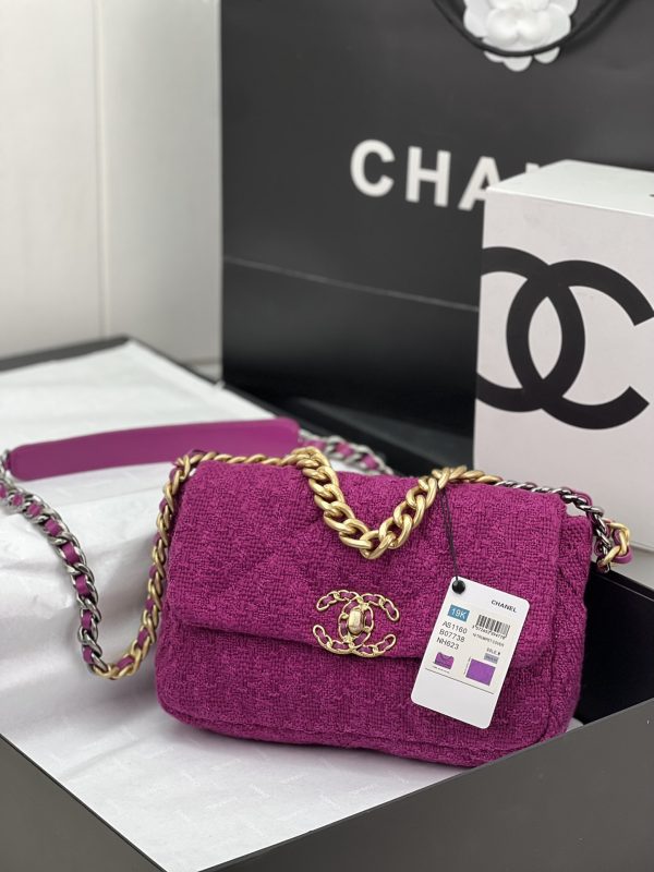 CN 19 HANDBAG