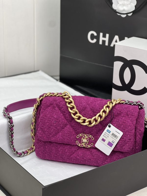 CN 19 LARGE HANDBAG