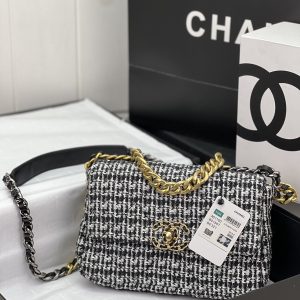 CN 19 HANDBAG