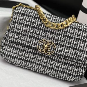 CN 19 HANDBAG