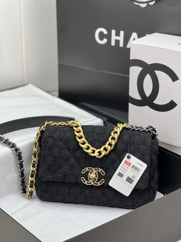 CN 19 HANDBAG