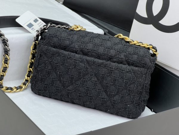 CN 19 HANDBAG